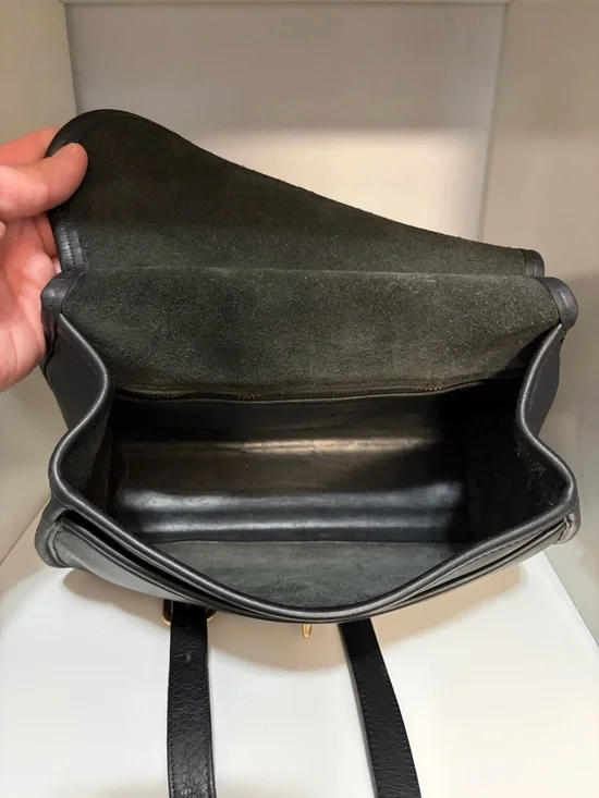 Vintage Coach Logan Bag (#9907) Black Leather Crossbody with Brass Turnlock - Picture 10 of 15